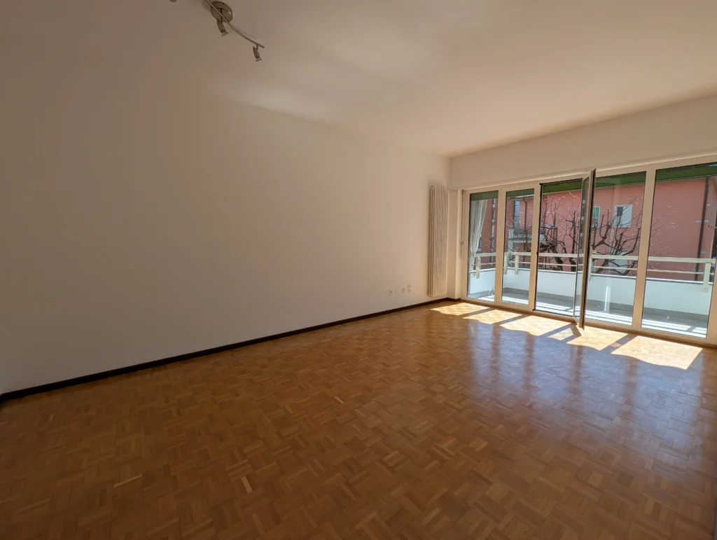 Ristrutturato e accogliente con balcone in centro Lugano